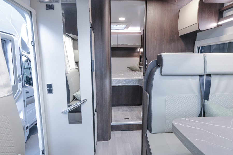 Automaat - Benimar Cocoon 496 - Camperverhuur aan de Vecht - 5