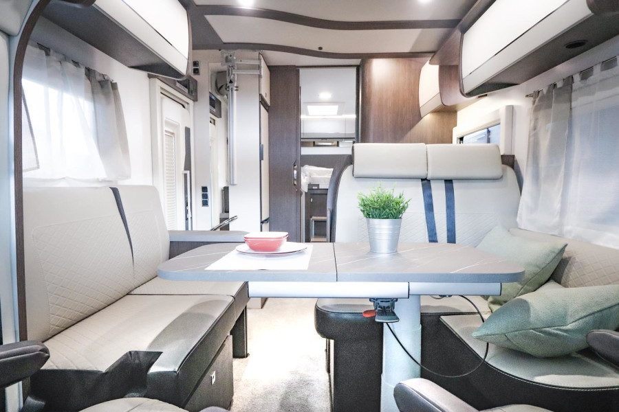 Automaat - Benimar Cocoon 463 - Camperverhuur aan de Vecht - 2