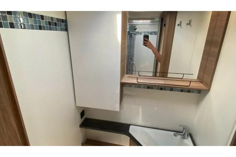 Pilote P746C Essentiel - Camper Centrum Groningen - 15