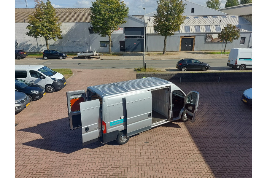 Bestelbus | 12m3 - AutoRent Arnhem en Nijmegen - 6