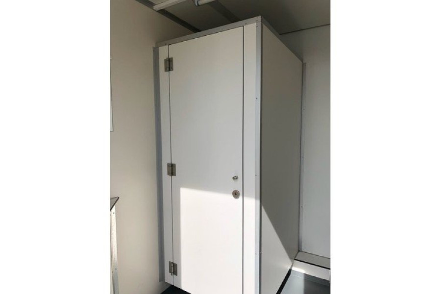 Toiletwagen groot - Dekker Verhuur - 1