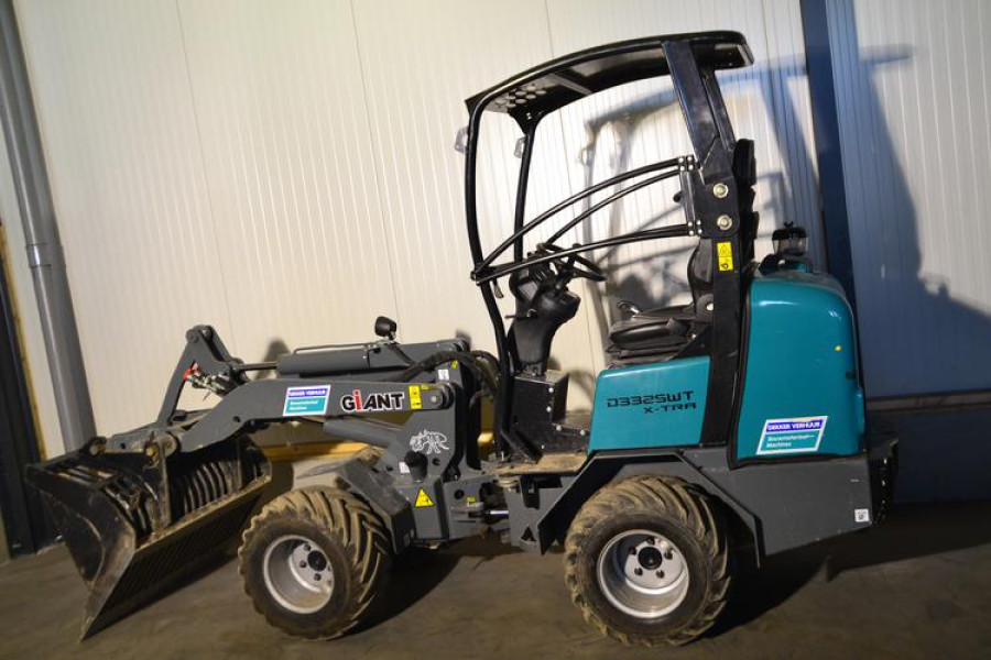 Mini kniklader - 1,5 ton - Dekker Verhuur - 1