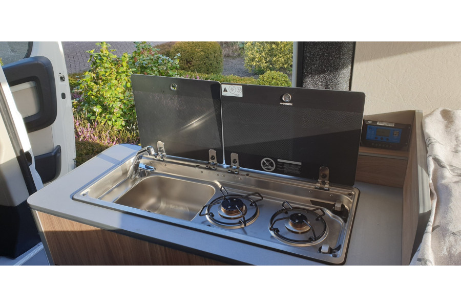 Citroën Jumper Camper - Camperbouw-verhuur Dongen - binnenkant keuken