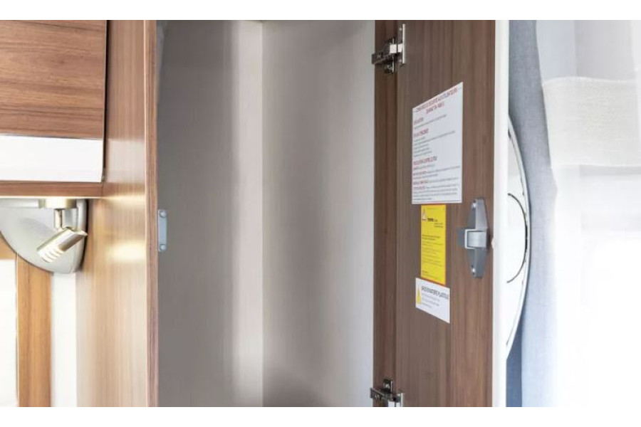 Pilote P650C - Camper Centrum Groningen - 12