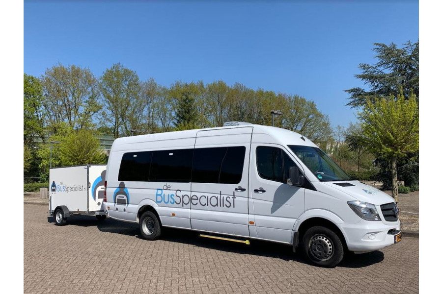 19 persoons midibus - deBusSpecialist - deLimoSpecialist - 1