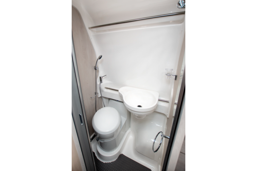 Auto-Sleeper Fairford Plus - Dutch Bull Campers - 5