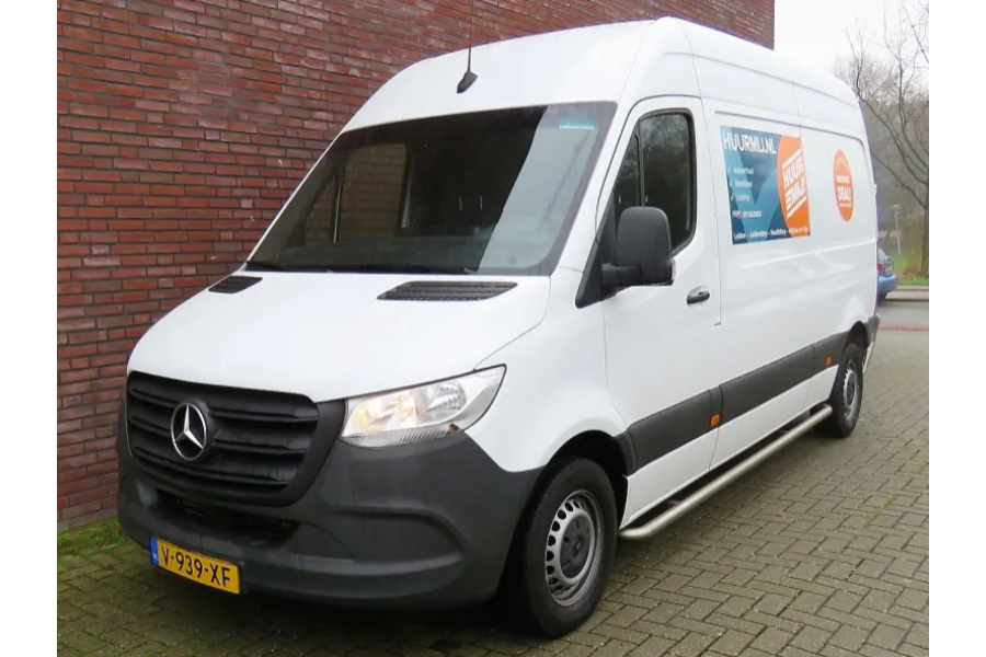 11m³ Bestelbus klasse | Mercedes Sprinter L2H2 of vergelijkbaar - HuurMij Autoverhuur Alphen aan den Rijn - 1