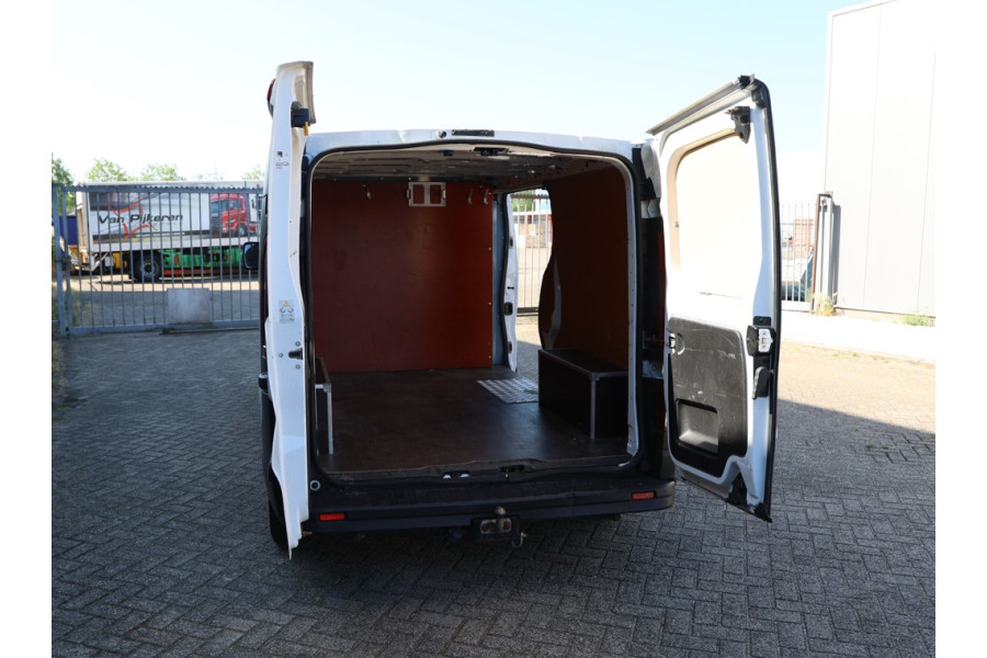 Opel Vivaro bestelbus | 6m3 - ffbusjehuren.nl - 3