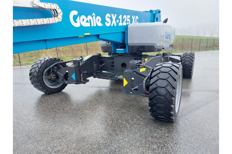 Telescoophoogwerker 40,1m - Van Adrighem - 9