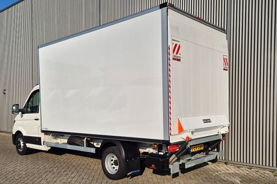 Bakwagen met laadlift – VW Crafter - Adriaanse Autoverhuur - 2