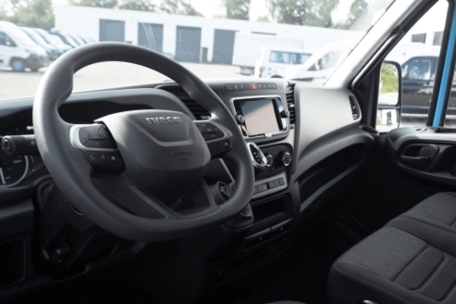 20m³ Bestelbus + Laadklep - Autoverhuur Bultman - 4