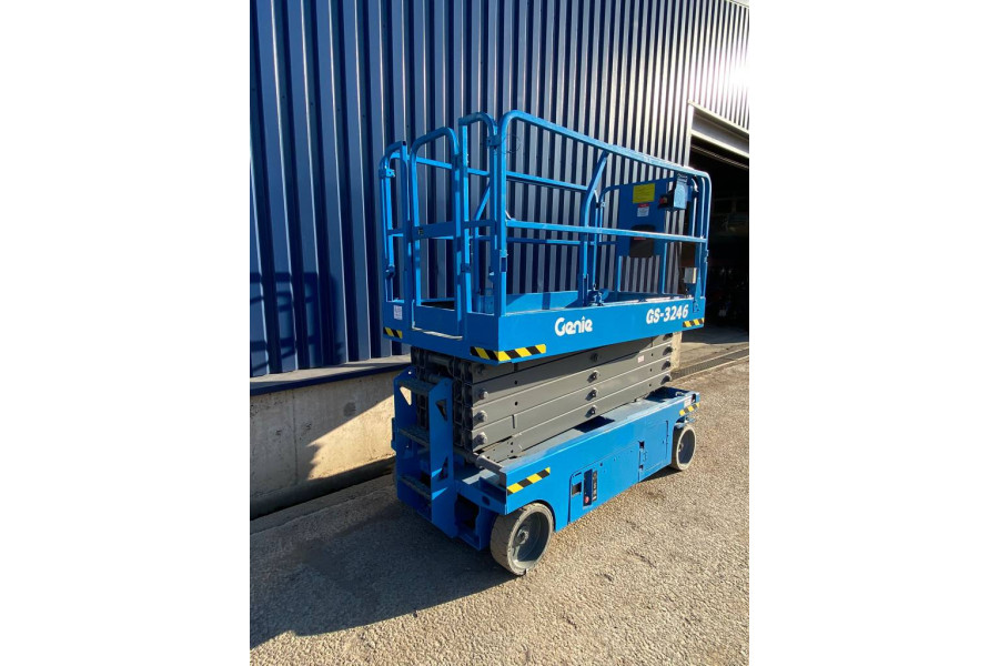 Schaarhoogwerker 12m - Van Adrighem - 8