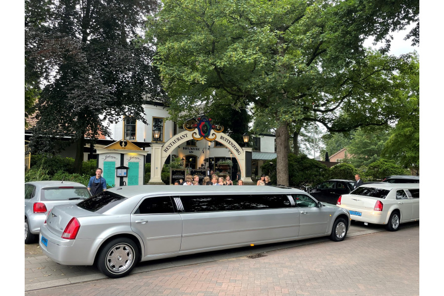Chrysler Limousine grijs - deBusSpecialist - deLimoSpecialist - 6