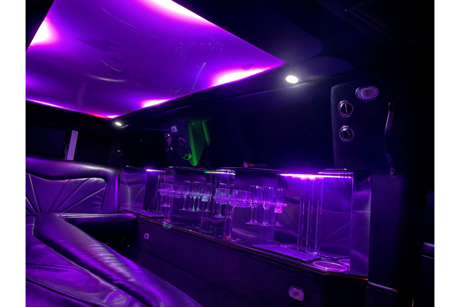 Lincoln Stretch limousine huren - deBusSpecialist - deLimoSpecialist - 5