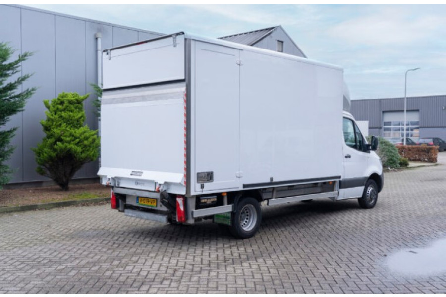 Bakwagen met laadklep | 20m3 - ffbusjehuren.nl - 3