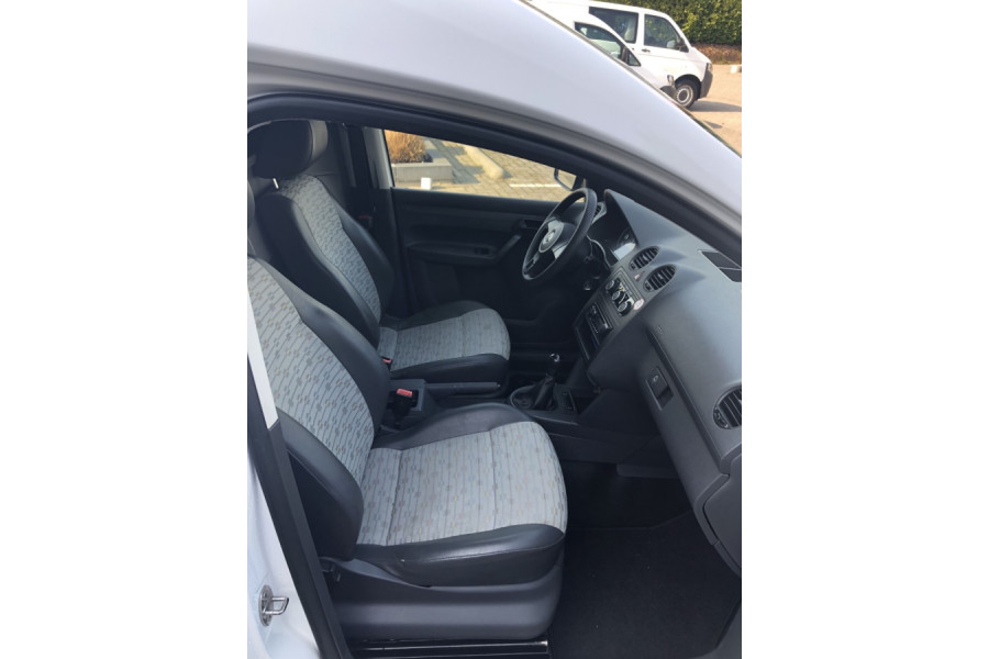 Volkswagen Caddy met trekhaak - Goedkoopbusverhuur.nl - 5