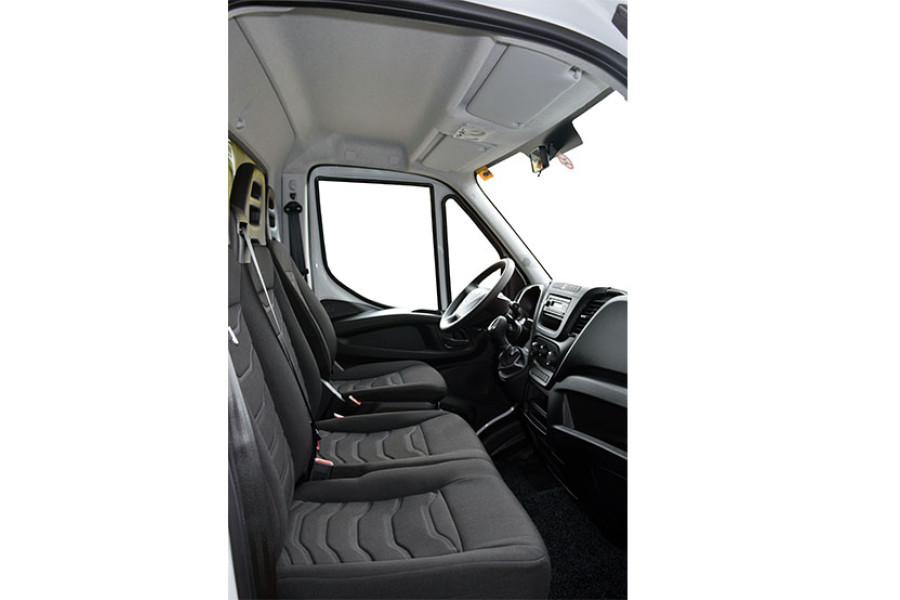 Bakwagen met laadlift - Kuperus Autoverhuur - 2