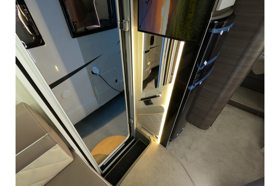 McLouis Carat 479 - Camperverhuur aan de Vecht - 2