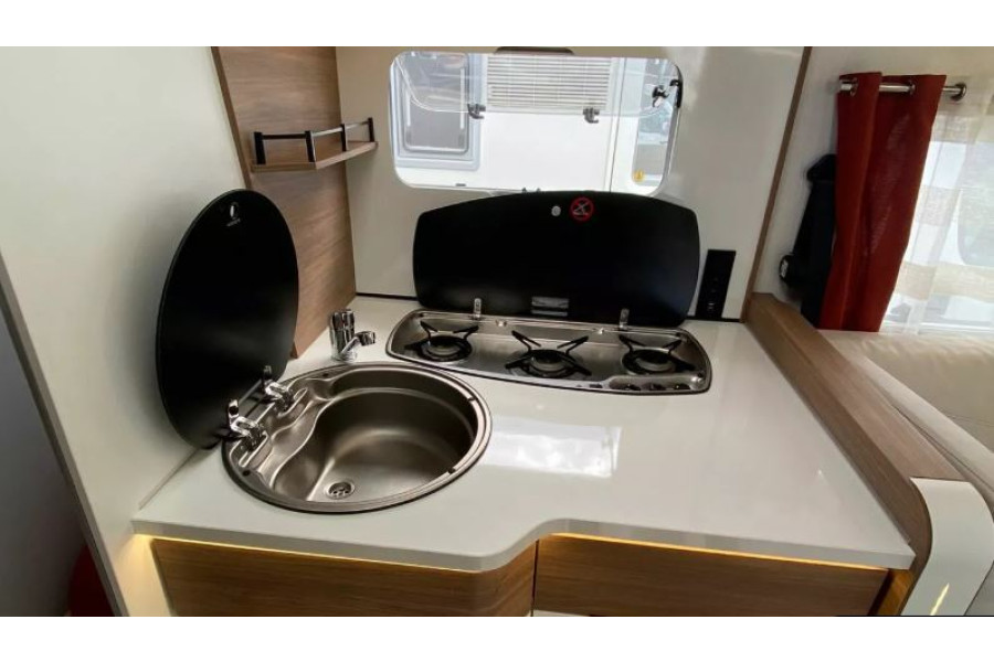 Pilote P746C Essentiel - Camper Centrum Groningen - 19