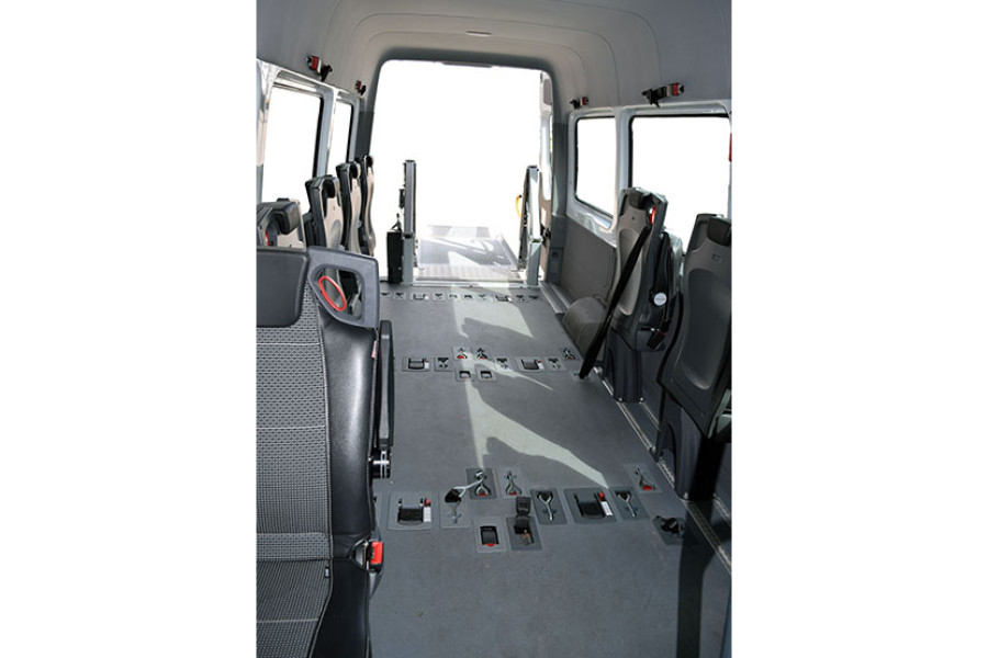 Rolstoelbus - Kuperus Autoverhuur - 4