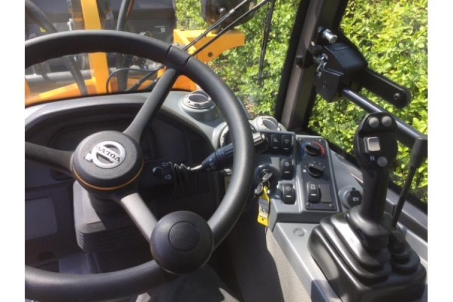 Wiellader - 5,0 ton - Dekker Verhuur - 1