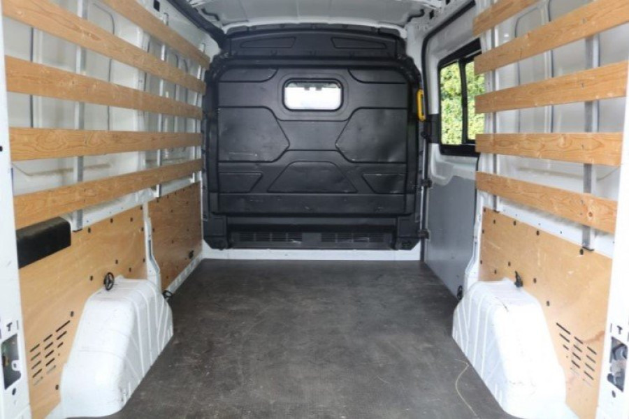 Bestelbus huren | Ford Transit - 9,5 m3, verhoogd en verlengd - Helm Autoverhuur - 1