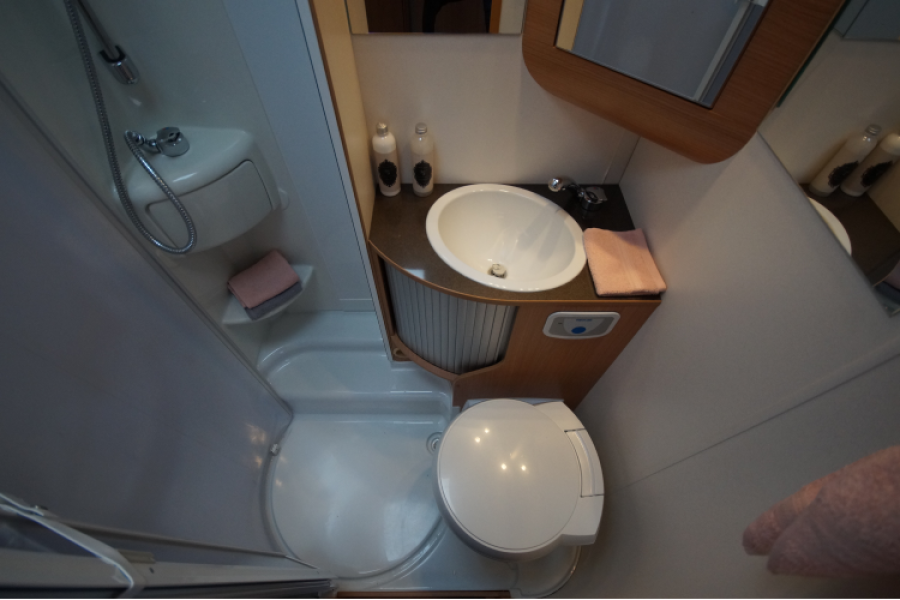 Half-integraal camper - Ikwileencamperhuren.com - 1