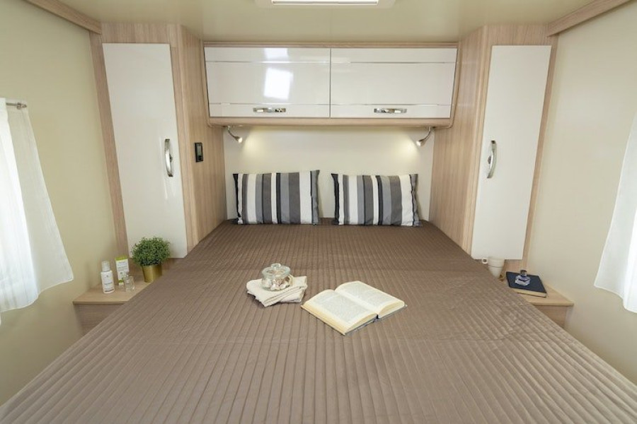 Half-integraal camper - Camper Rental Holland - 1