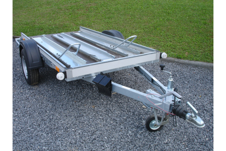 Motortrailer | 2 motoren - Tango Carwash & aanhangwagenverhuur Havendreef - 1