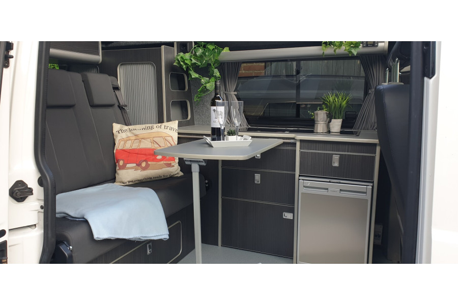 Volkswagen T5/T6 Camper 4 persoons KWB - Camperbouw-verhuur Dongen - 6