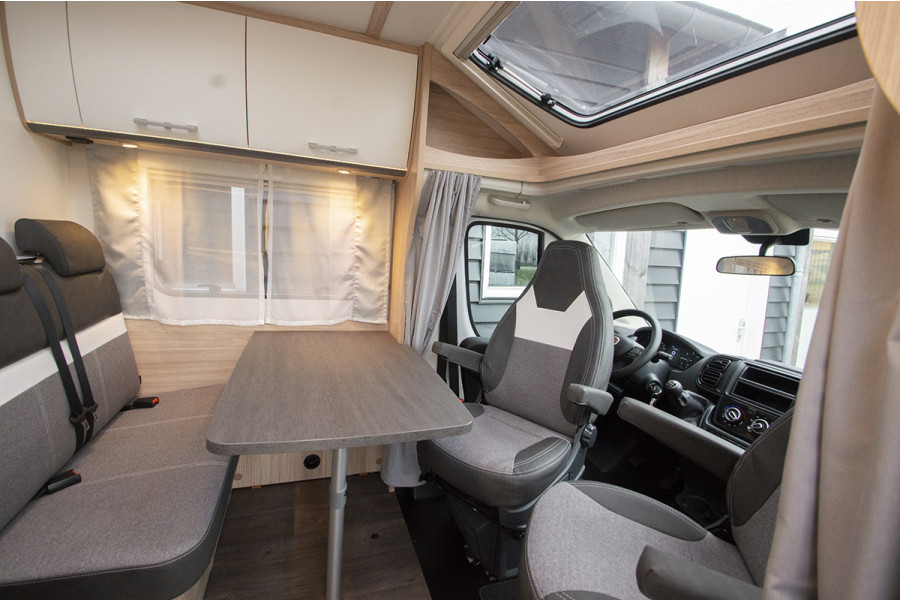 Camper 4 persoons - Campers & Cars - 3