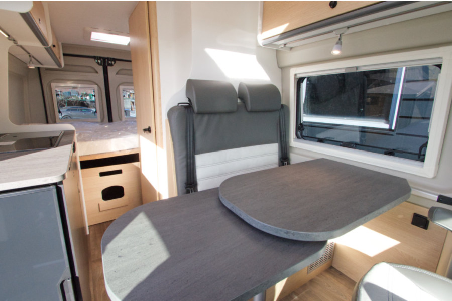 Buscamper Sunlight Cliff 600 - Campers & Cars - 12