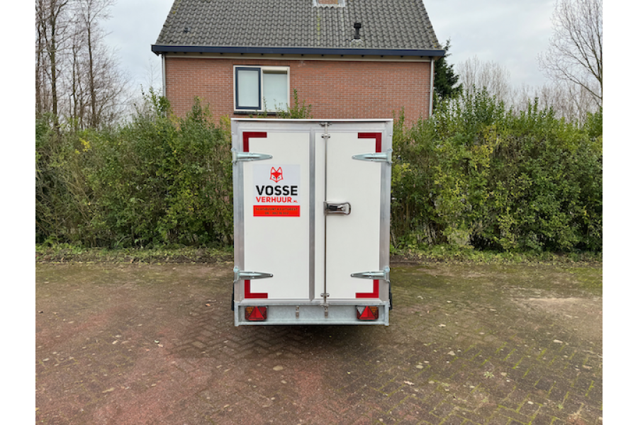 Gesloten aanhanger dubbelasser 3,0x1,3x1,5 meter  - Vosse verhuur - 3
