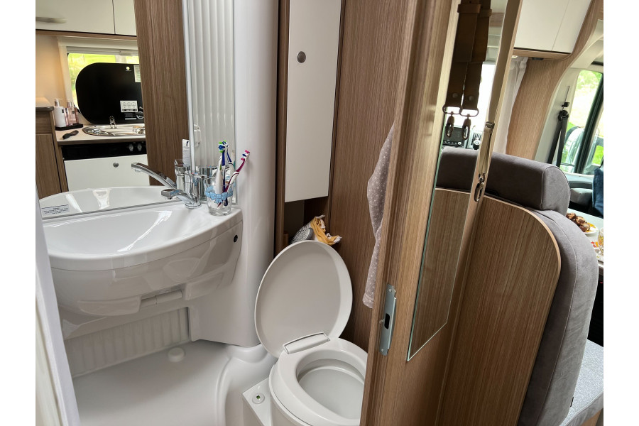 Half-integraal camper - JH Camperverhuur - 9