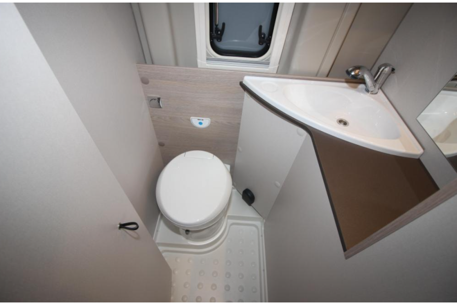 Bürstner Campeo C640 (automaat) - Dutch Bull Campers - 4