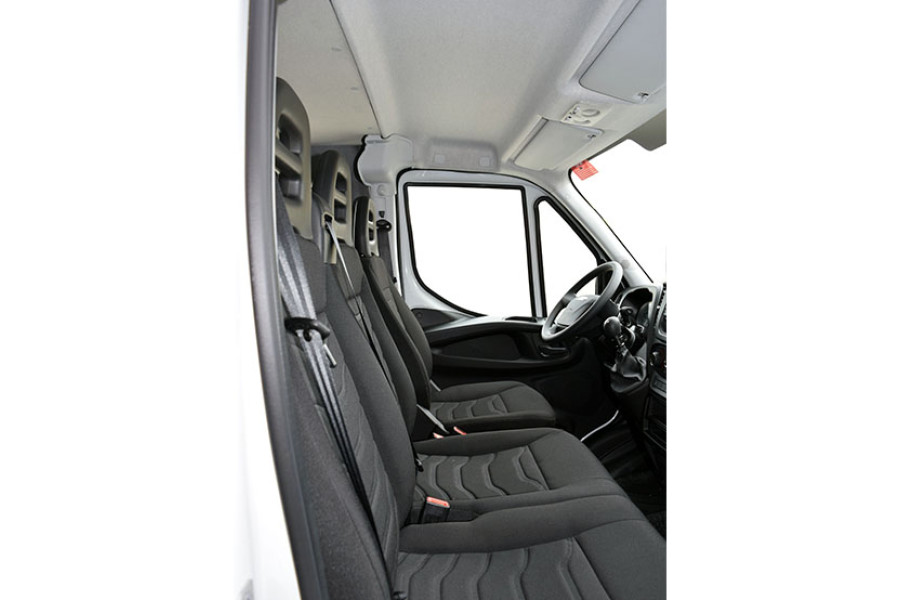 Personenbus 6 persoons - Kuperus Autoverhuur - 3