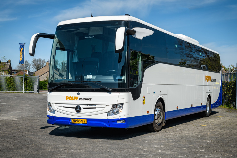 Tot 62 personen touringcar - Pouw Vervoer - 1