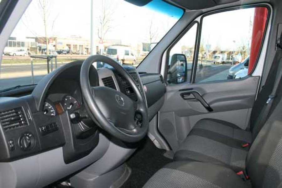 Bakwagen - Mercedes 513 - Adriaanse Autoverhuur - 3