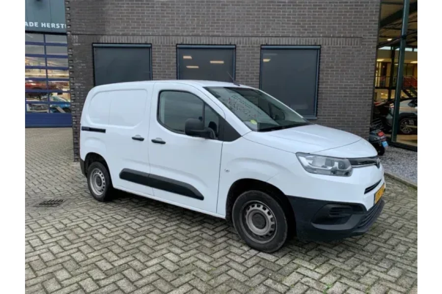 Toyota ProAce City (3m³) - Youcar autoverhuur en lease - 2