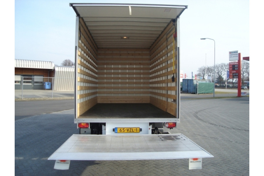 Bakwagen met laadklep 19m3 | Mulder Autoverhuur | laadruimte