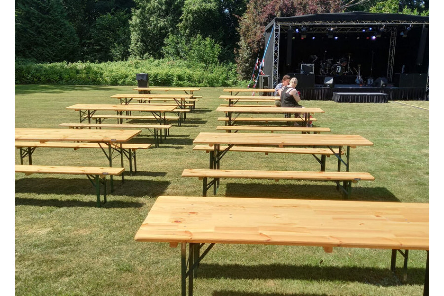 Biertafel-set (feesttafel) met 2 banken 8-10 pers - Veluwsepartyverhuur - 2